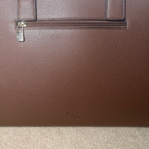 Karla Hanson handbag. I believe it to be a businesslike bag. Perhaps for travel - Picture 6 of 16